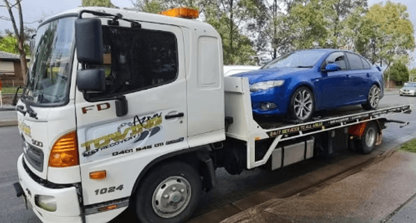 AZNA Towing Truck